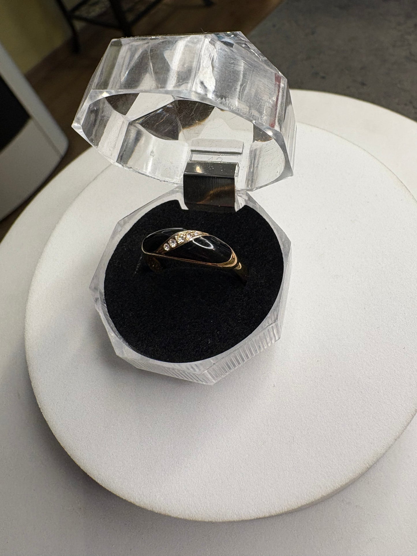 Anello Avon