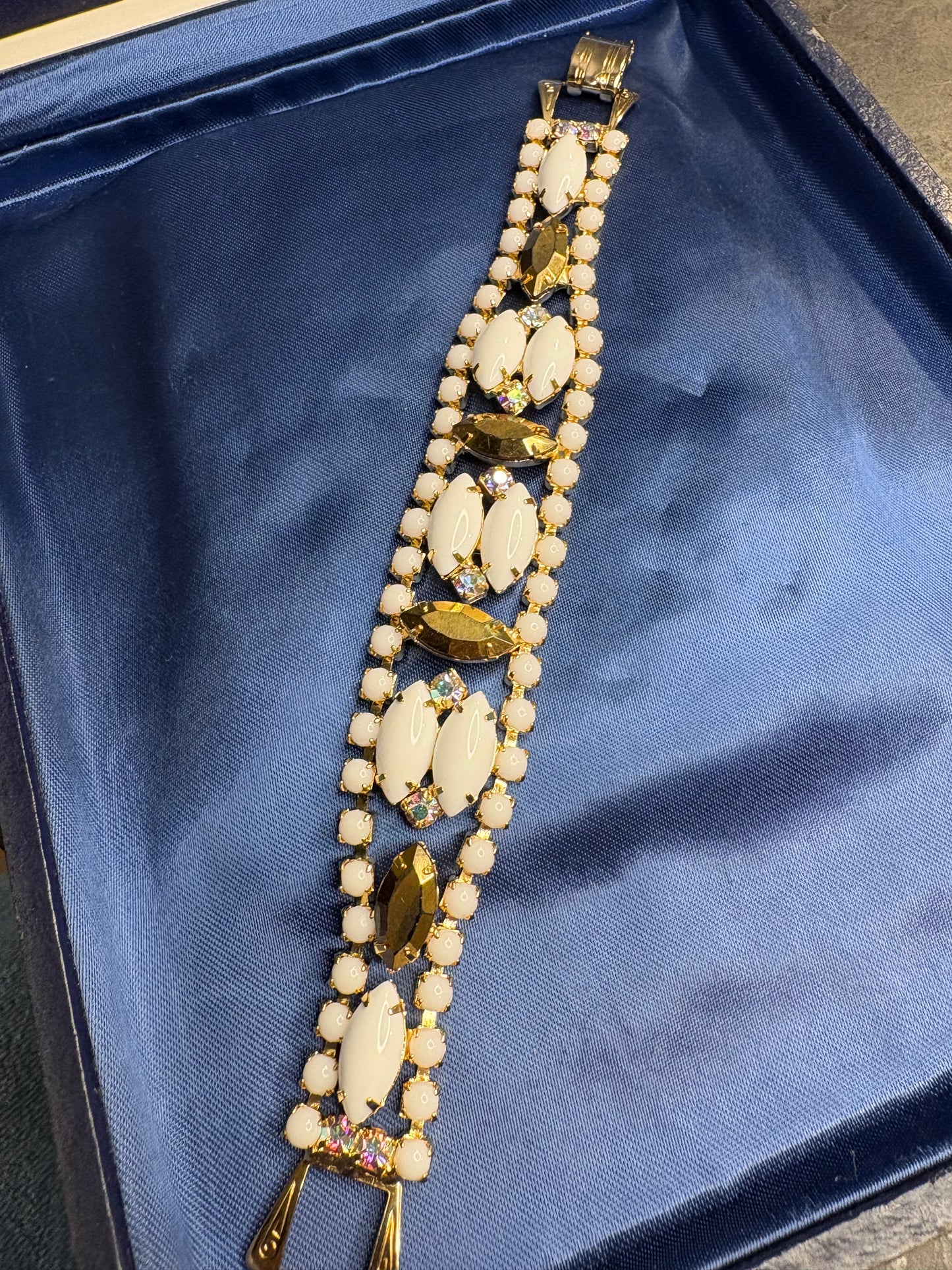 Bracciale “Milk Glass”