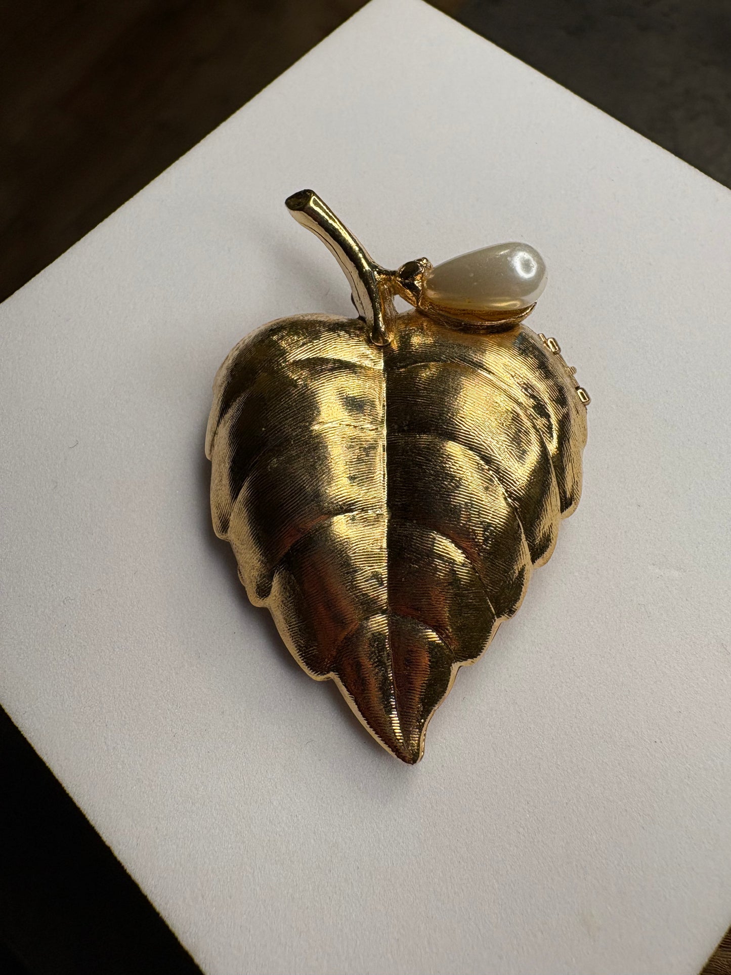 Spilla - Profumo Avon 1969