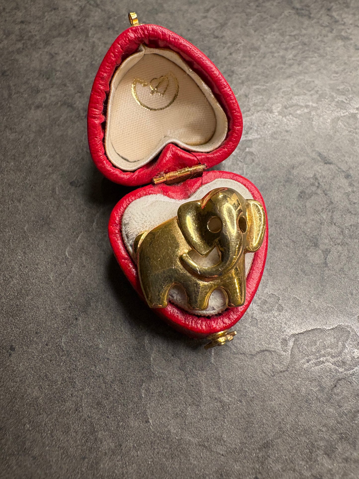 Spilla Trifari “Elefante”