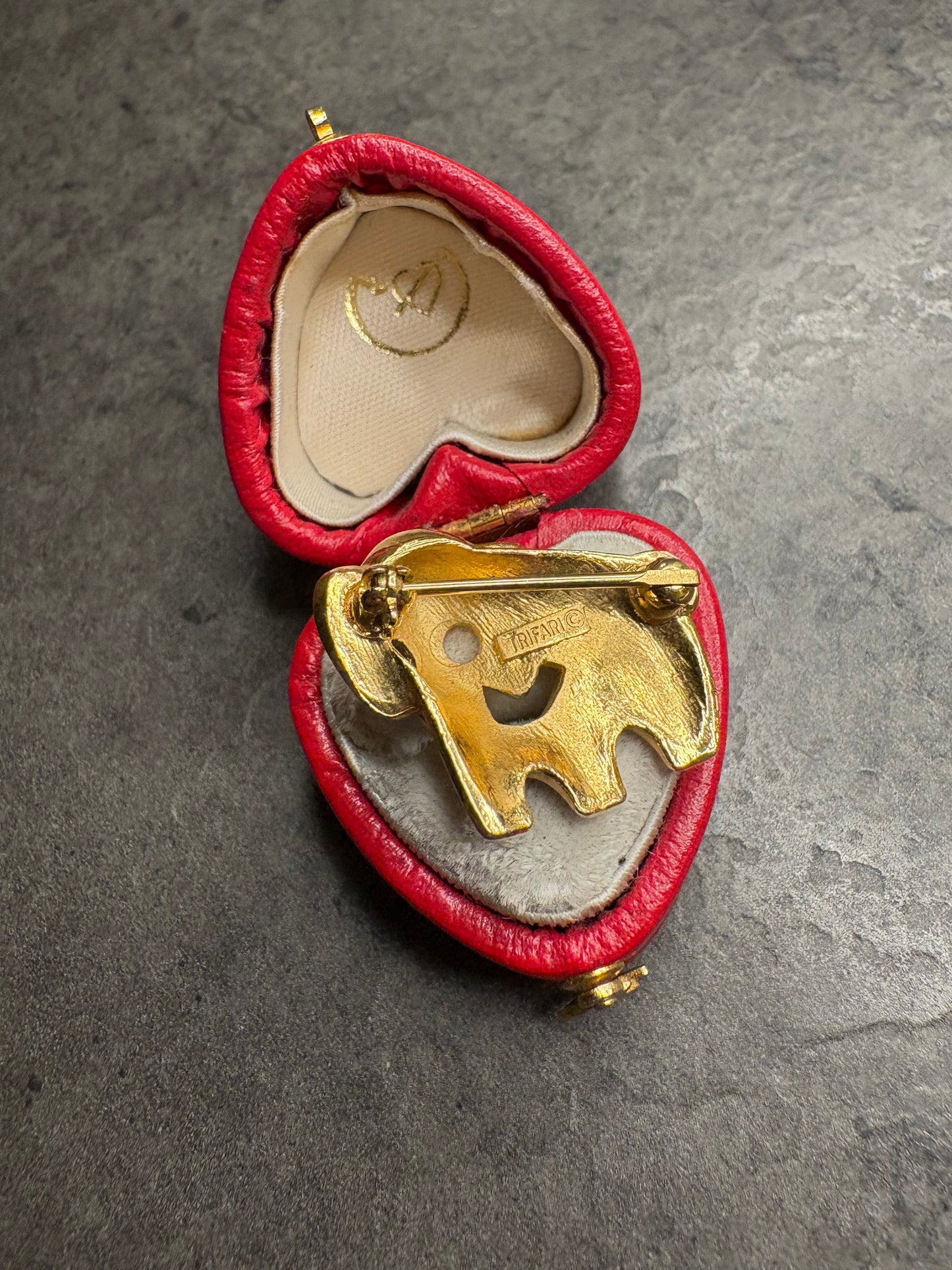 Spilla Trifari “Elefante”