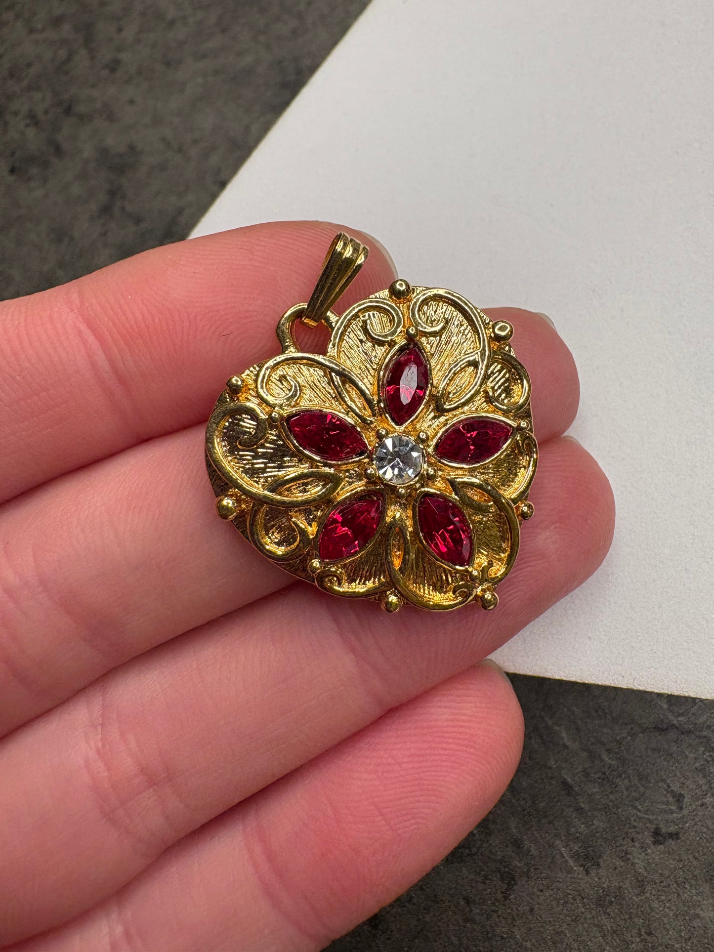 Pendente Avon “Cuore”