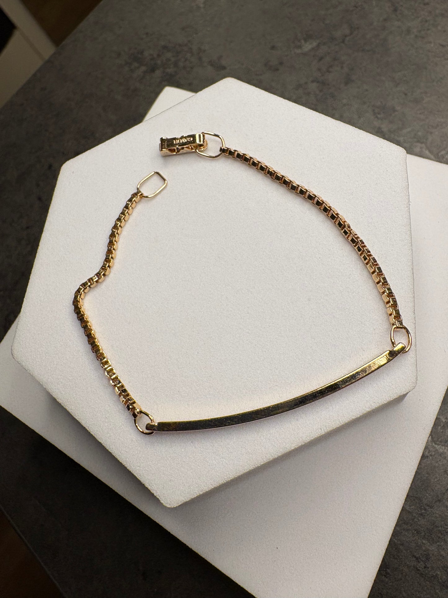 Bracciale Avon 1977.