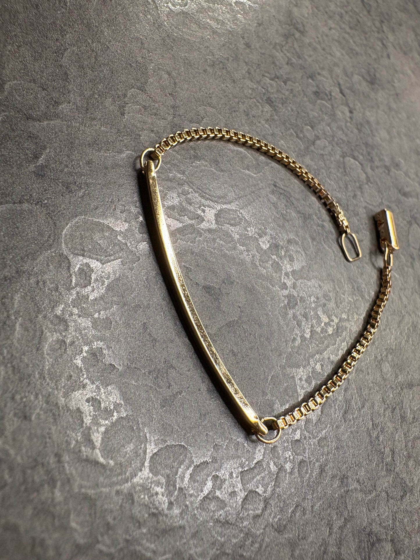 Bracciale Avon 1977.