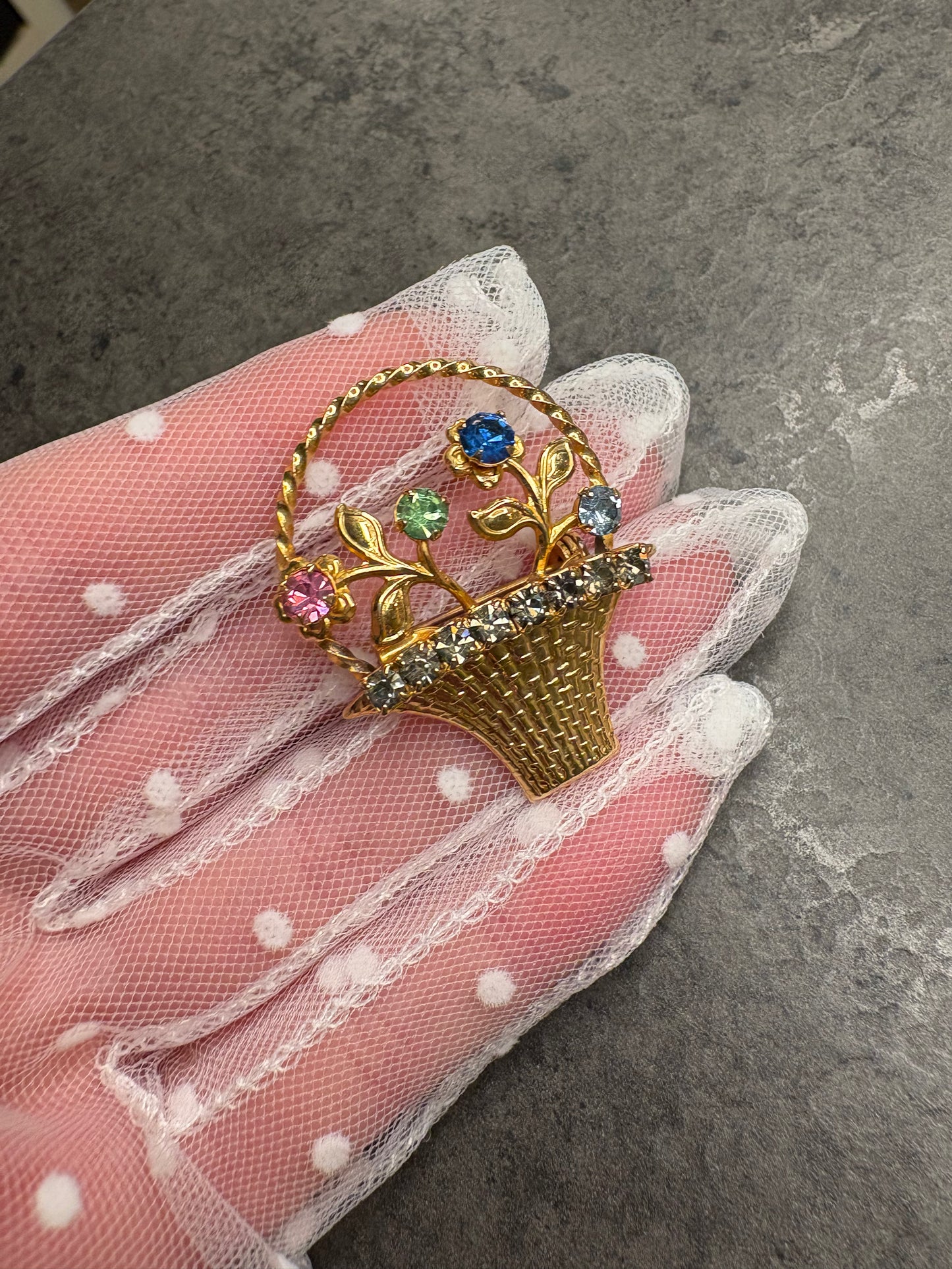 Spilla “Cestino di fiori”