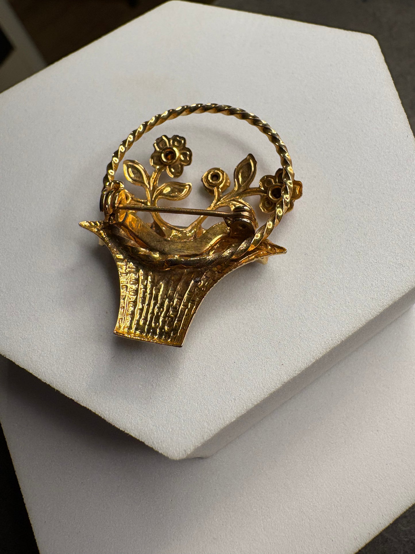 Spilla “Cestino di fiori”