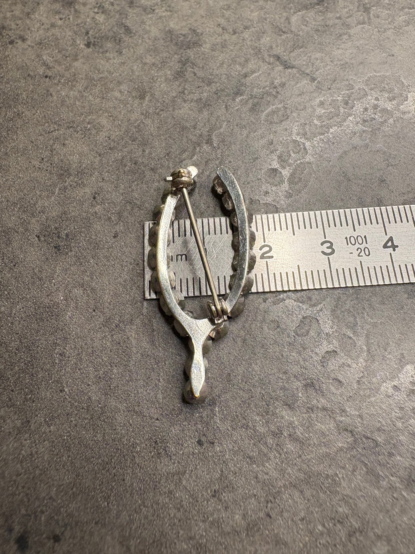 Spilla “Osso di pollo”