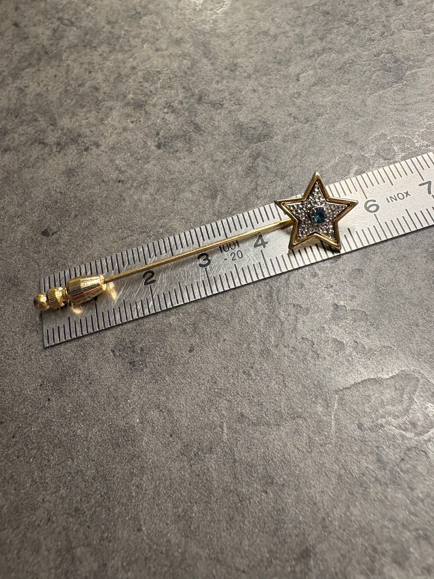 Spilla stick Avon 1979