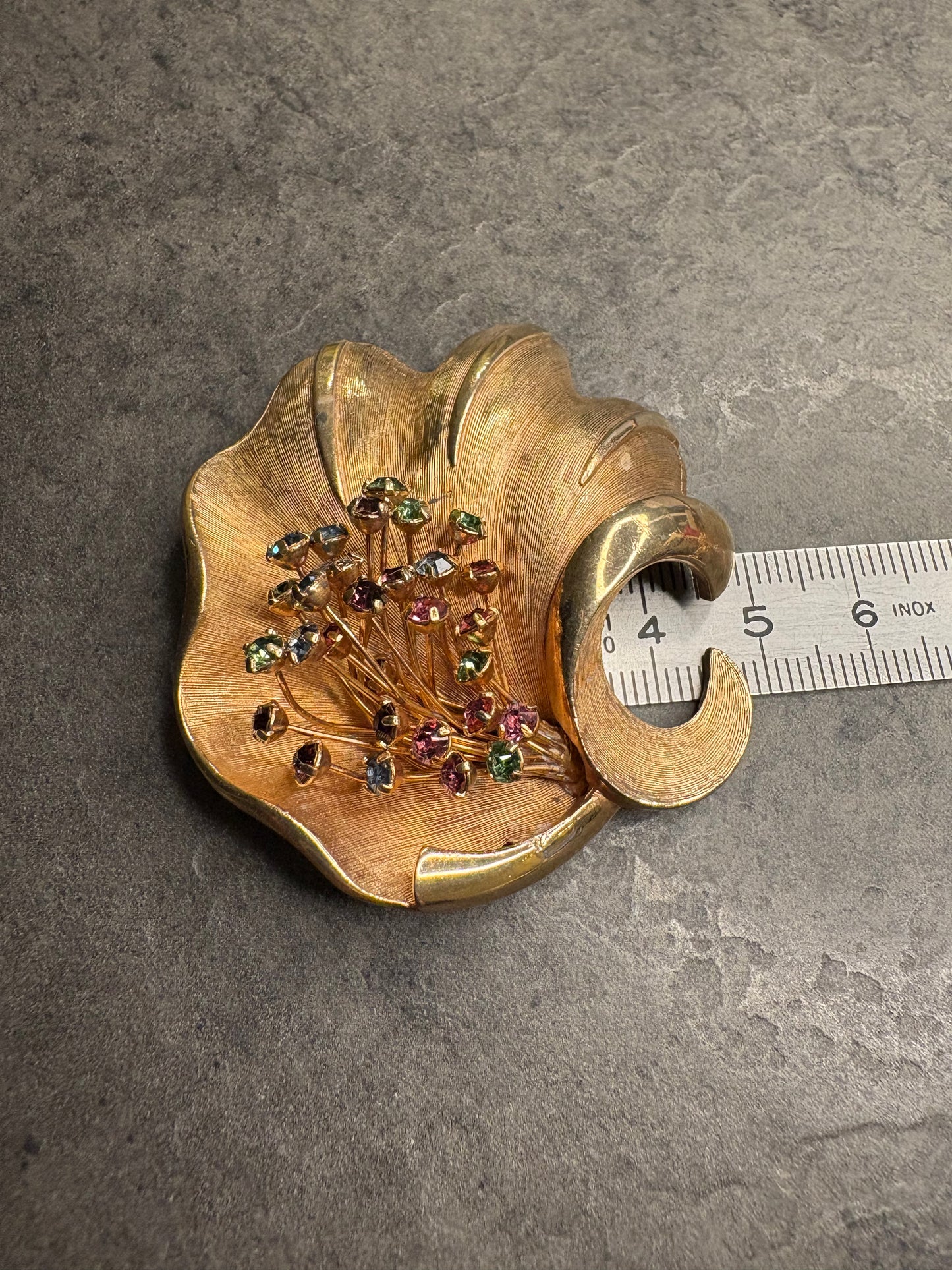 Spilla “Cristalli colorati”