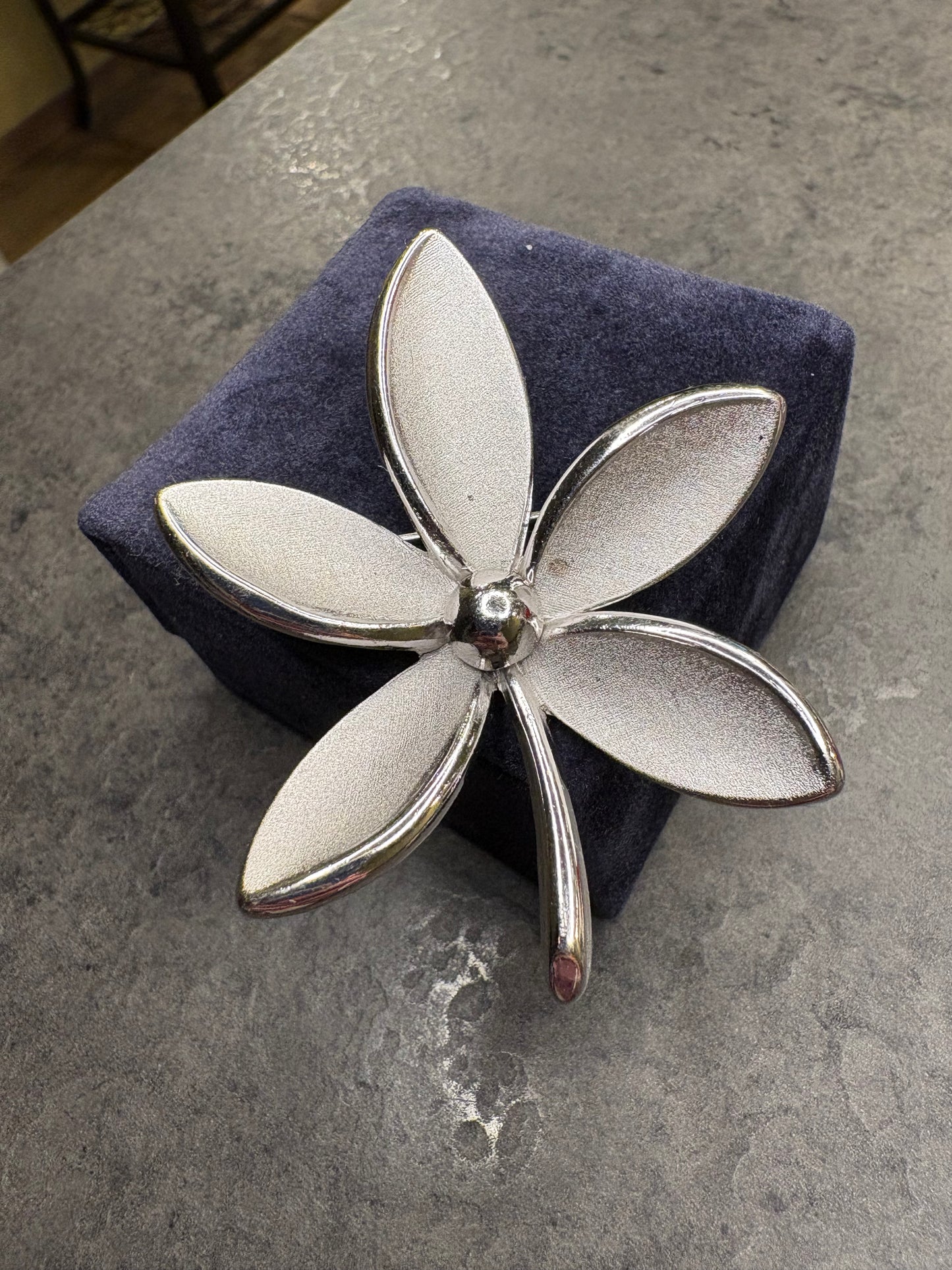 Spilla Trifari “Fiore”