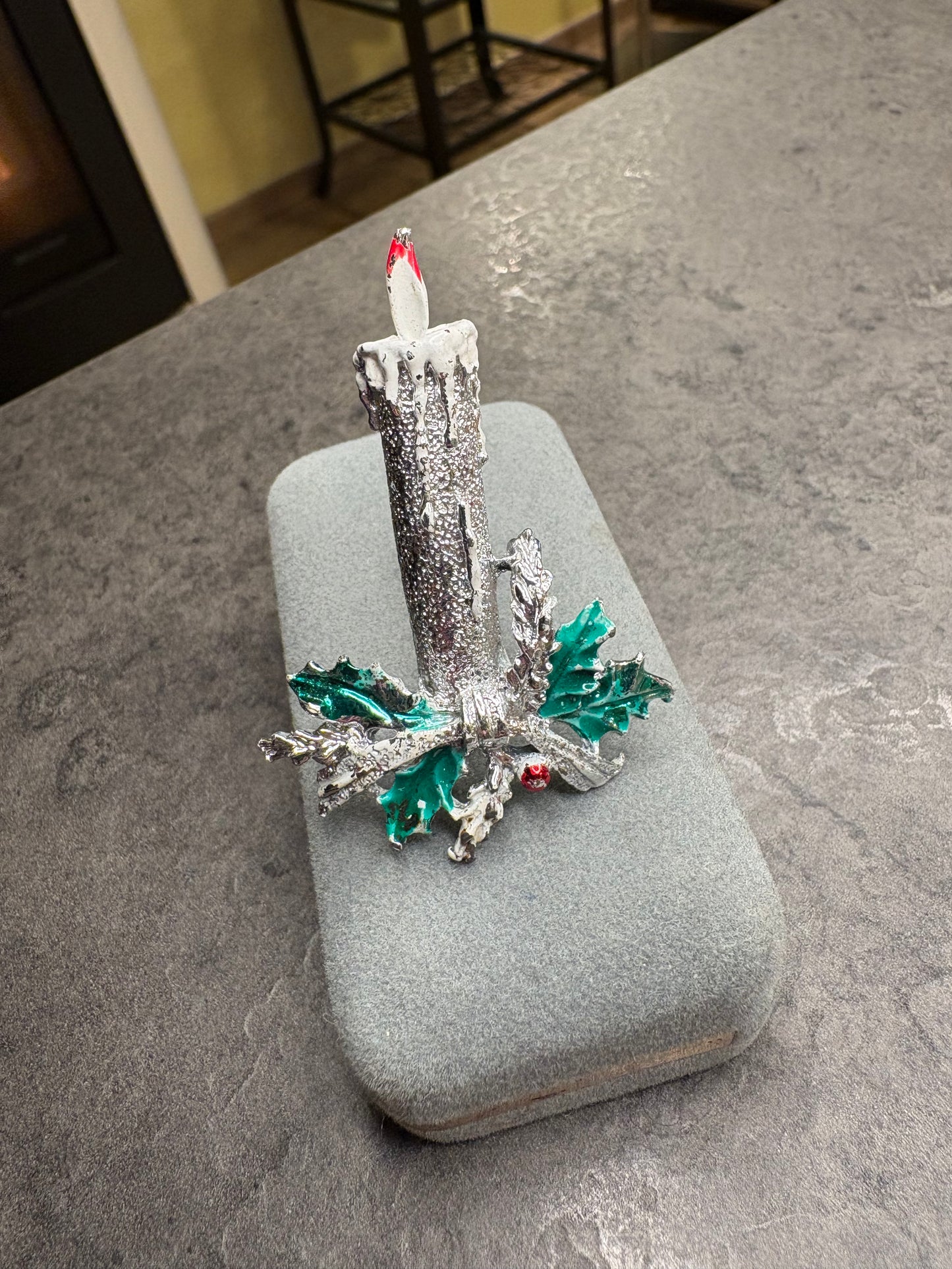 Spilla Gerry’s “Candela”