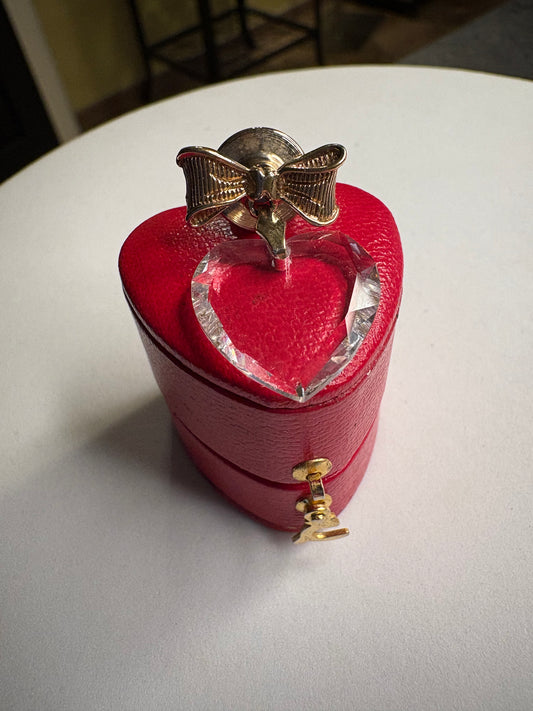 Pin Avon “Cuore”