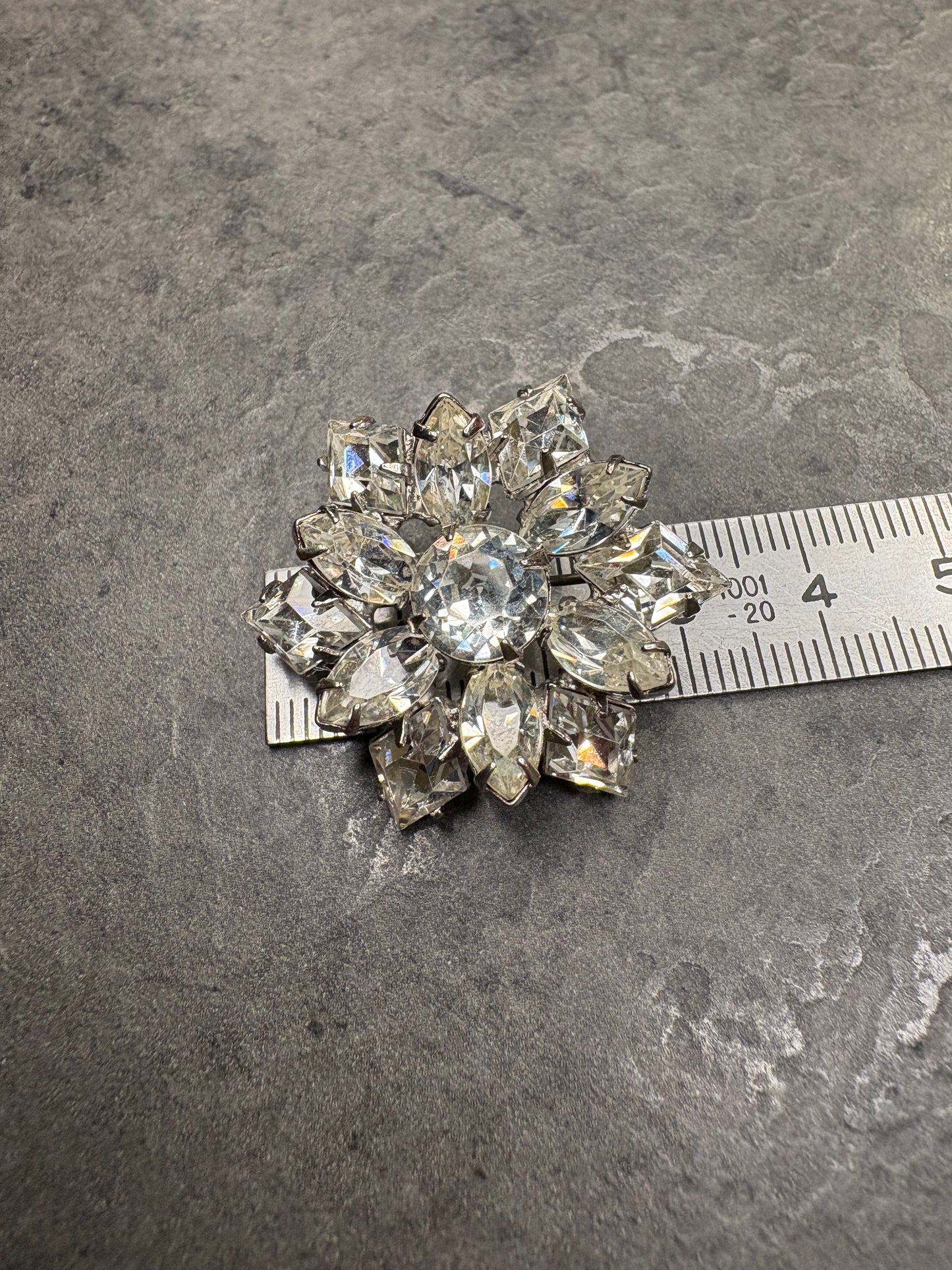 Spilla “Fiore di Cristalli”