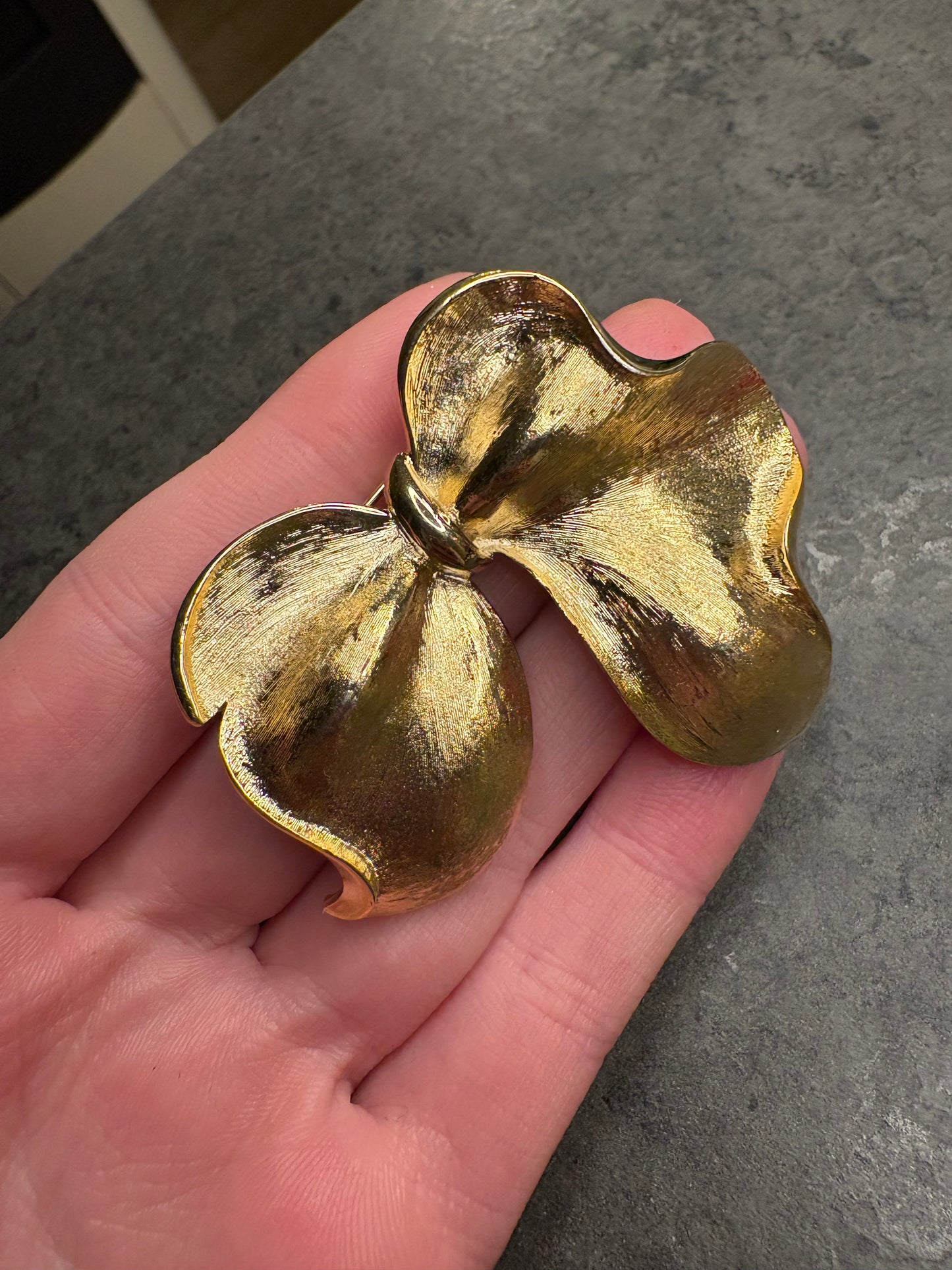 Spilla Trifari “Fiocco”