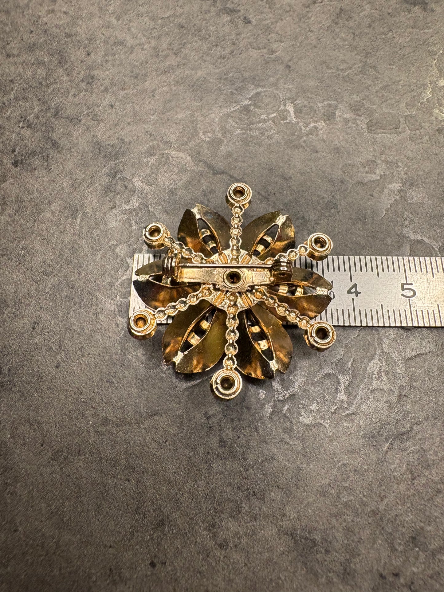 Spilla “Fiore Verde”