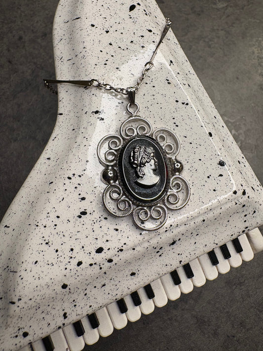 Collana “Cammeo”