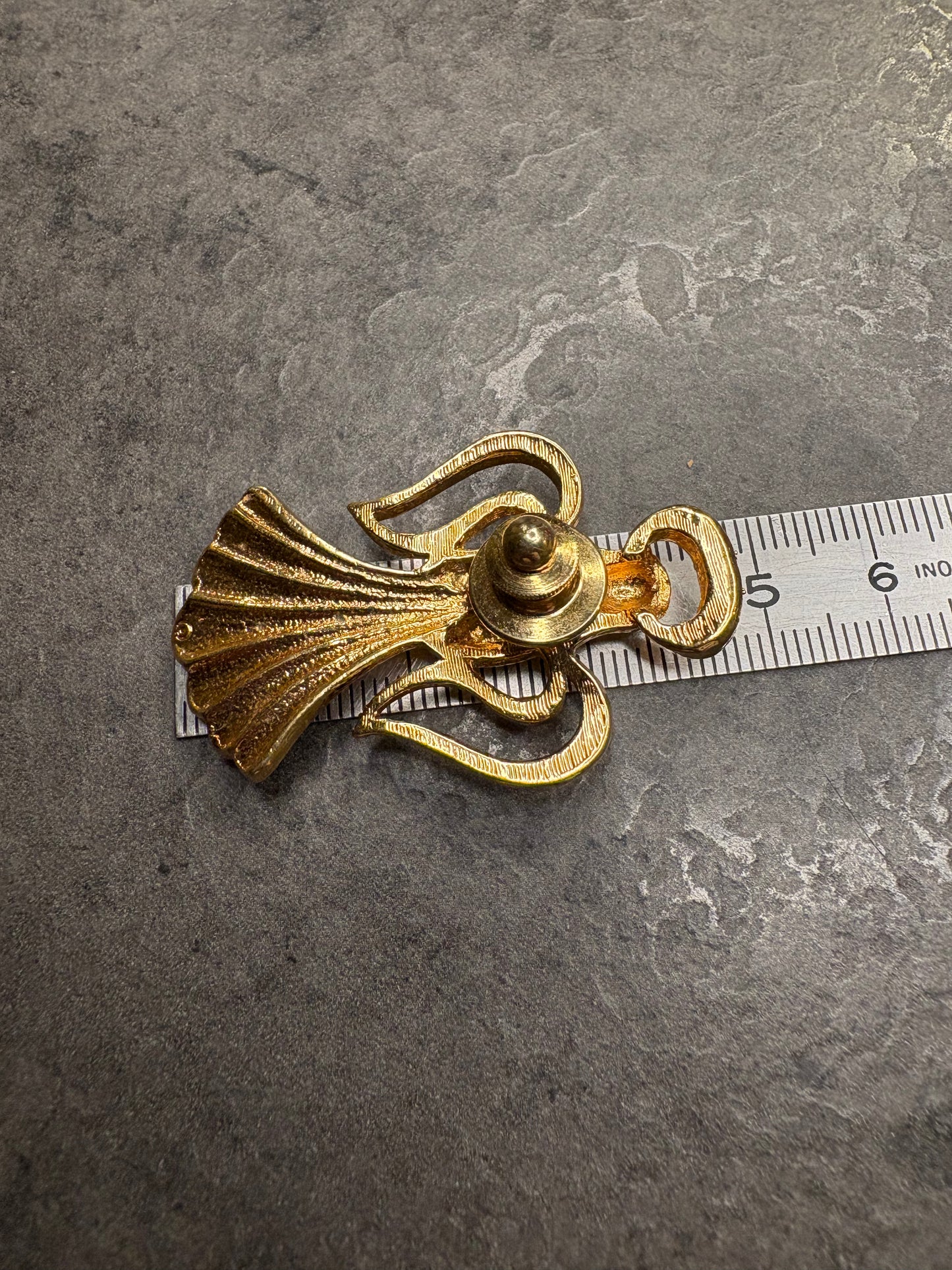 Pin Avon “Angelo”