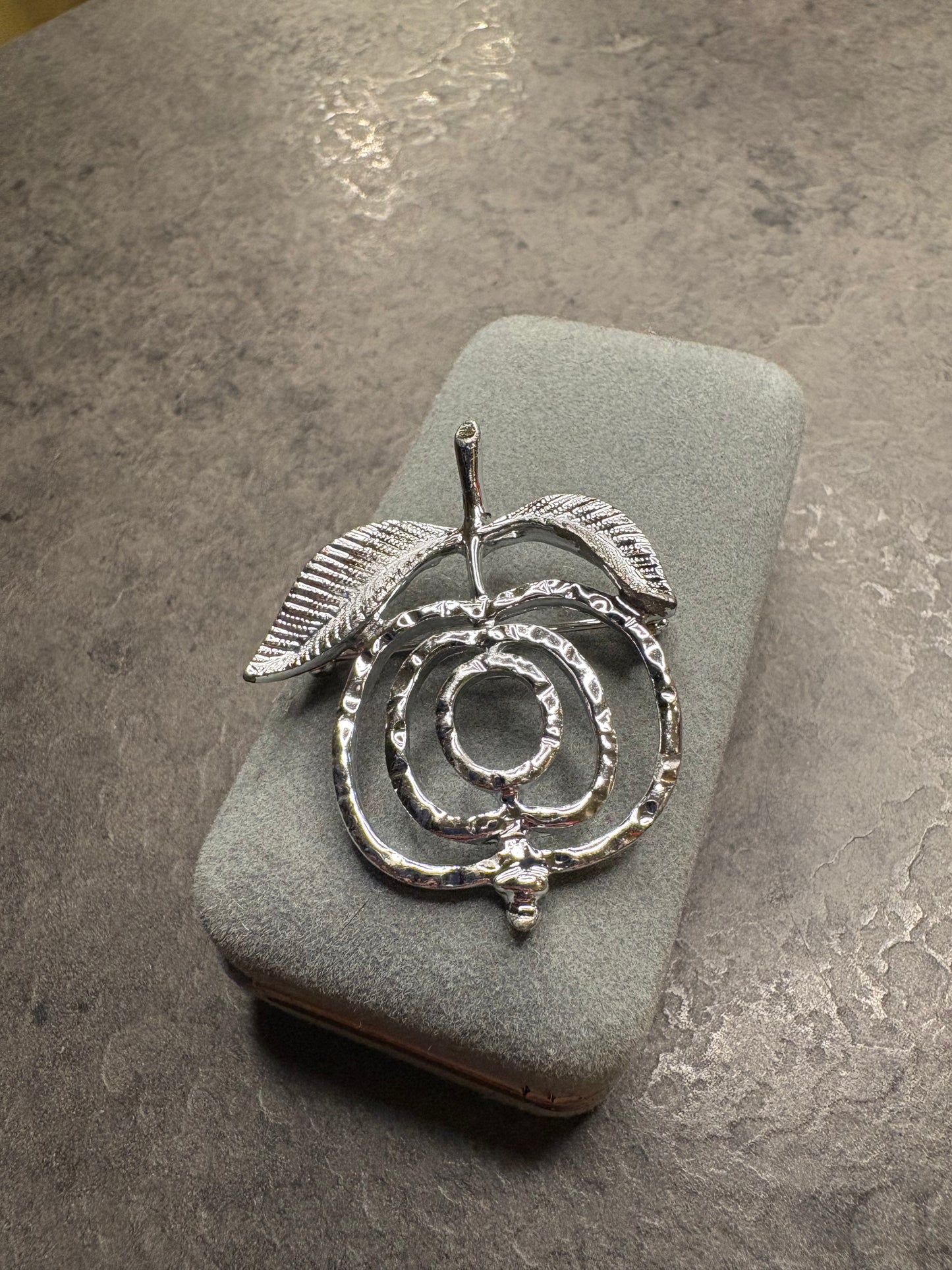 Spilla Sarah Coventry 1972