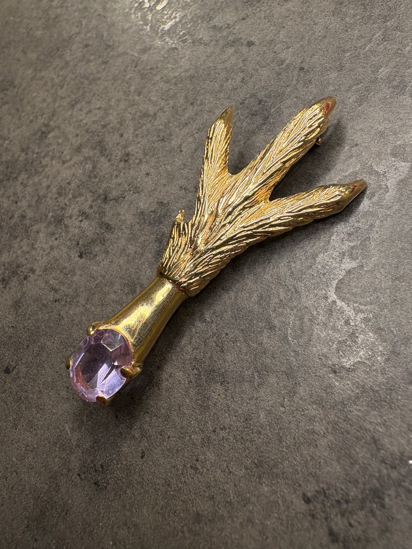 Spilla “lucky claw”