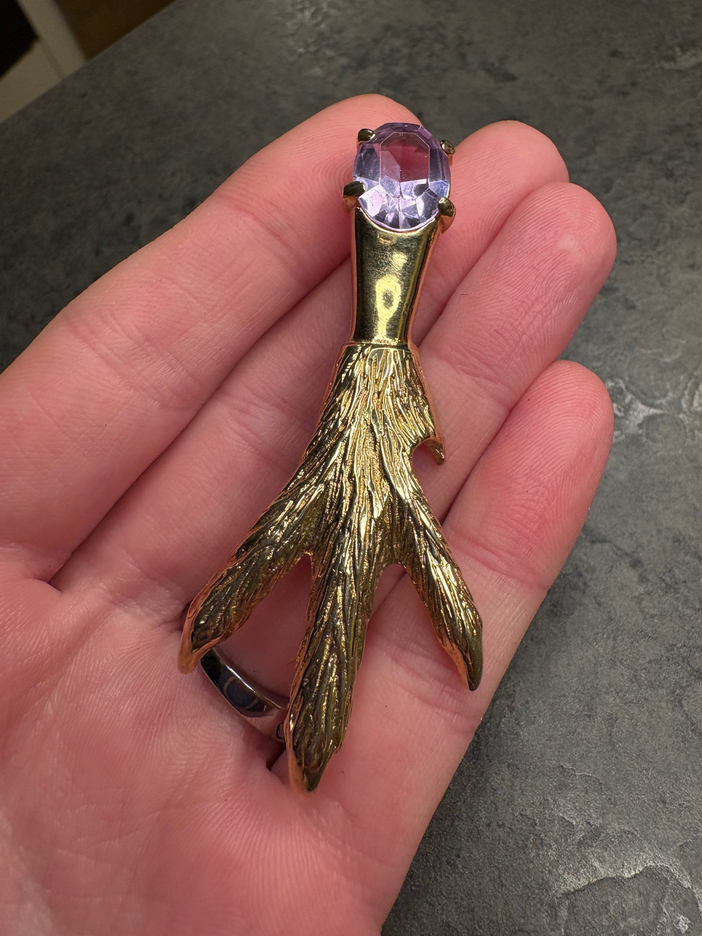 Spilla “lucky claw”