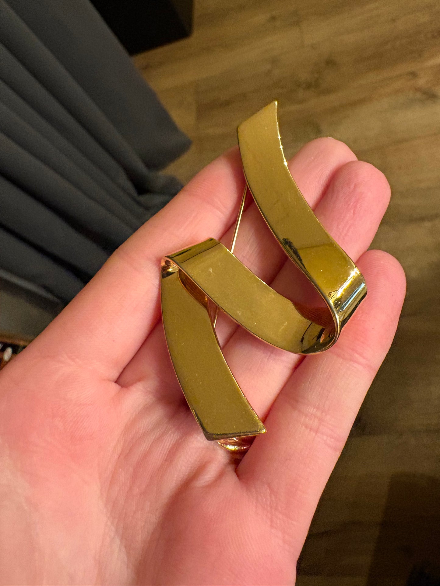 Spilla Monet “Nastro”