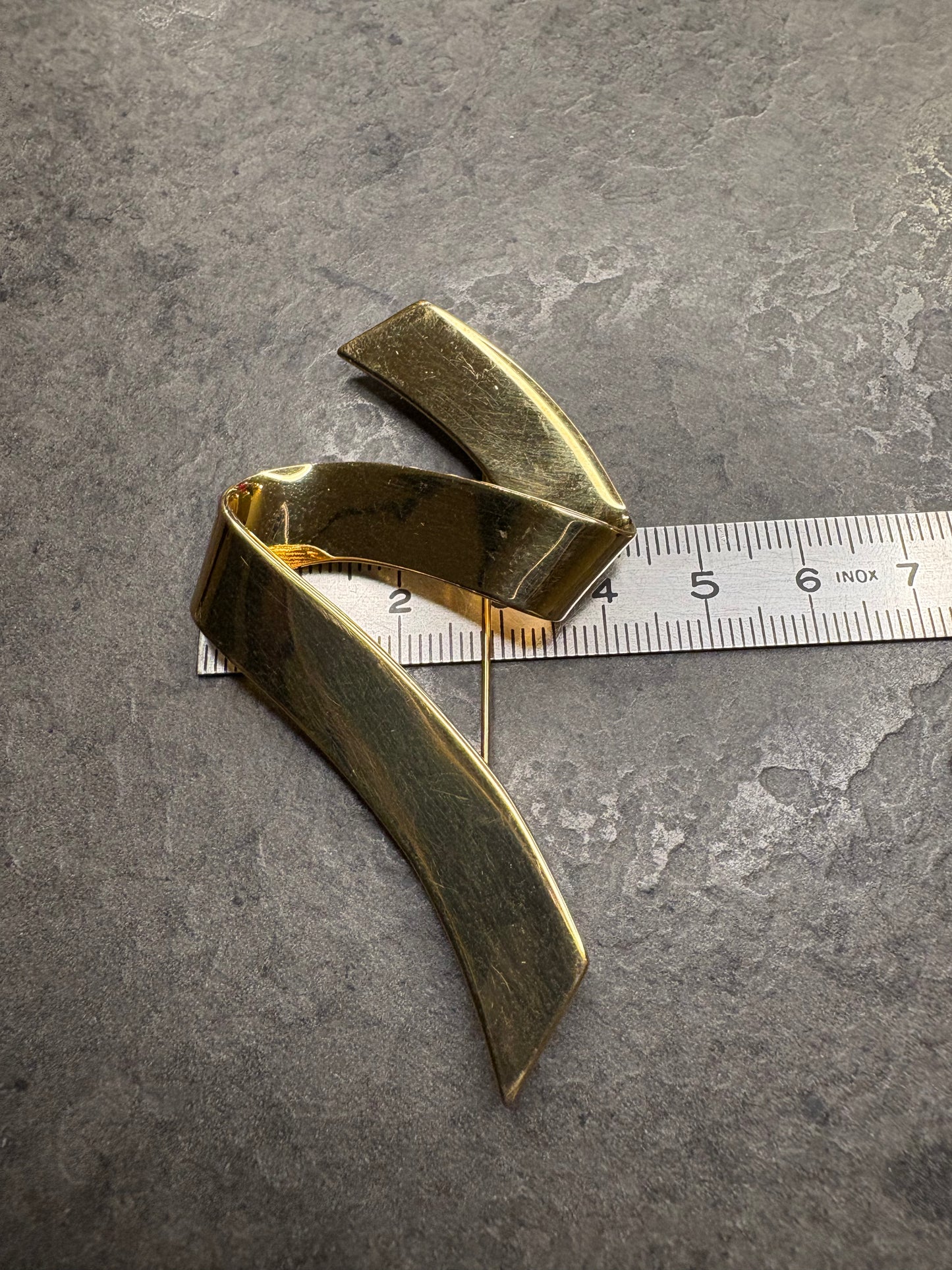 Spilla Monet “Nastro”