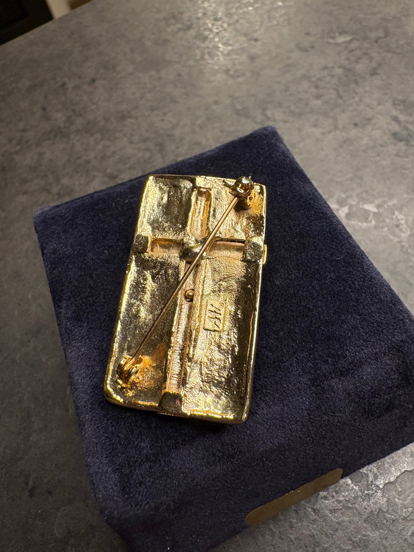 Spilla AAI “Regalo”