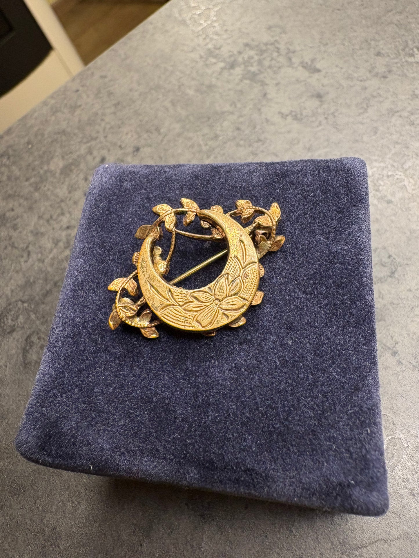 Spilla Antica “Luna”