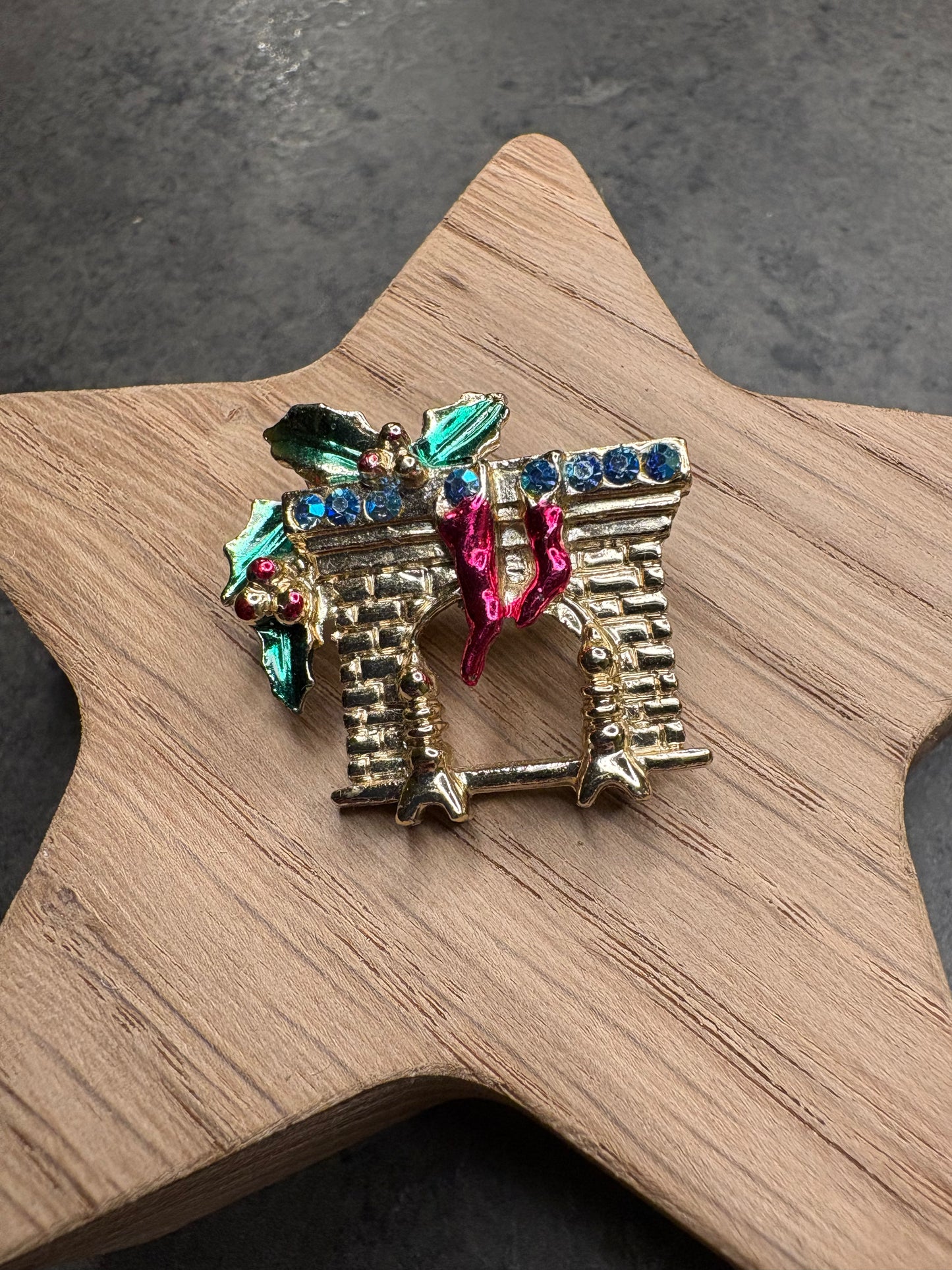 Spilla Natalizia “Camino”