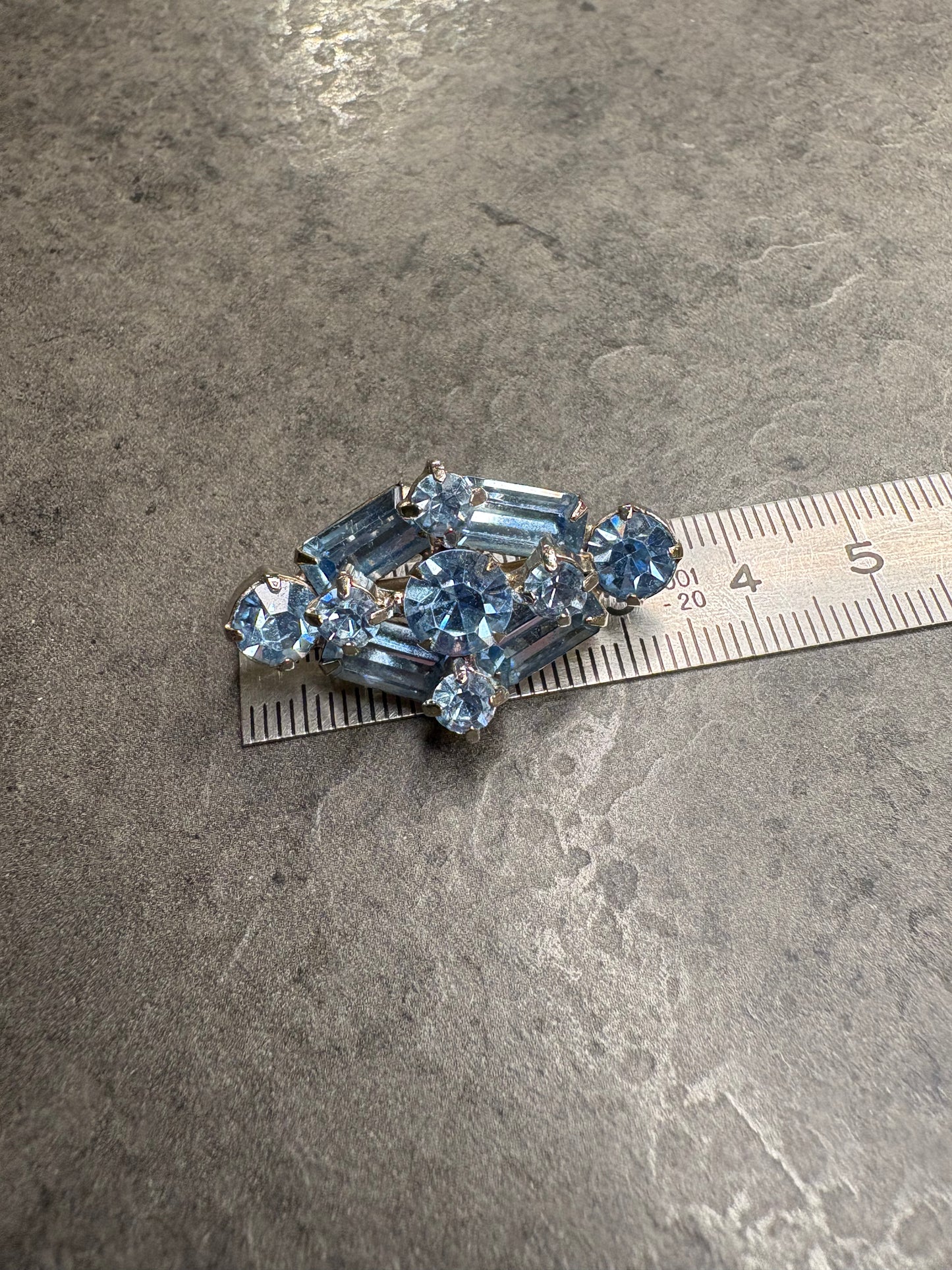 Spilla Cristalli azzurri