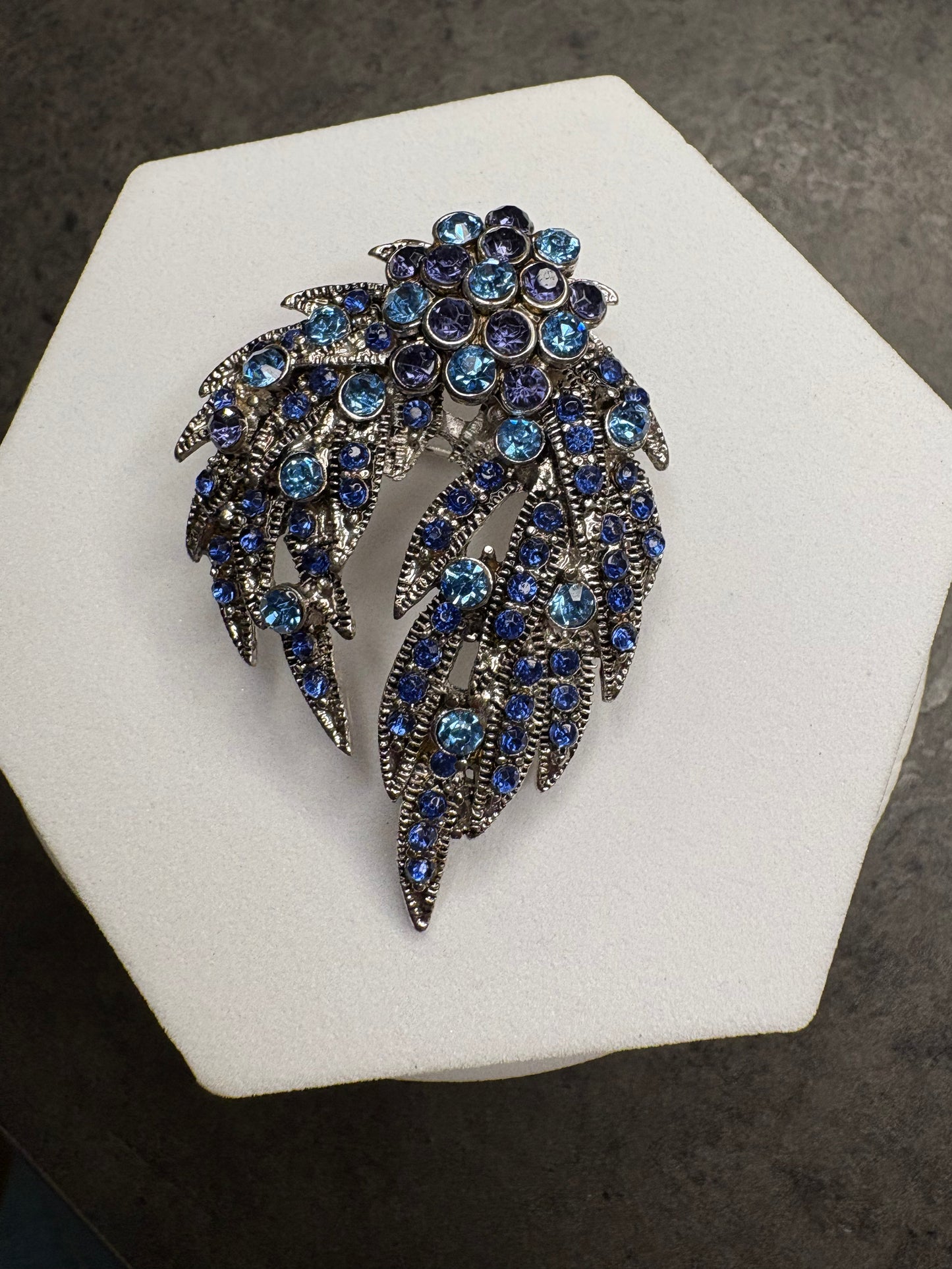 Spilla Cristalli blu