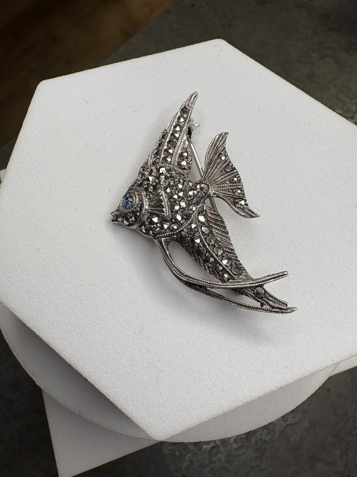 Spilla Pesce in argento 925 con marcasiti