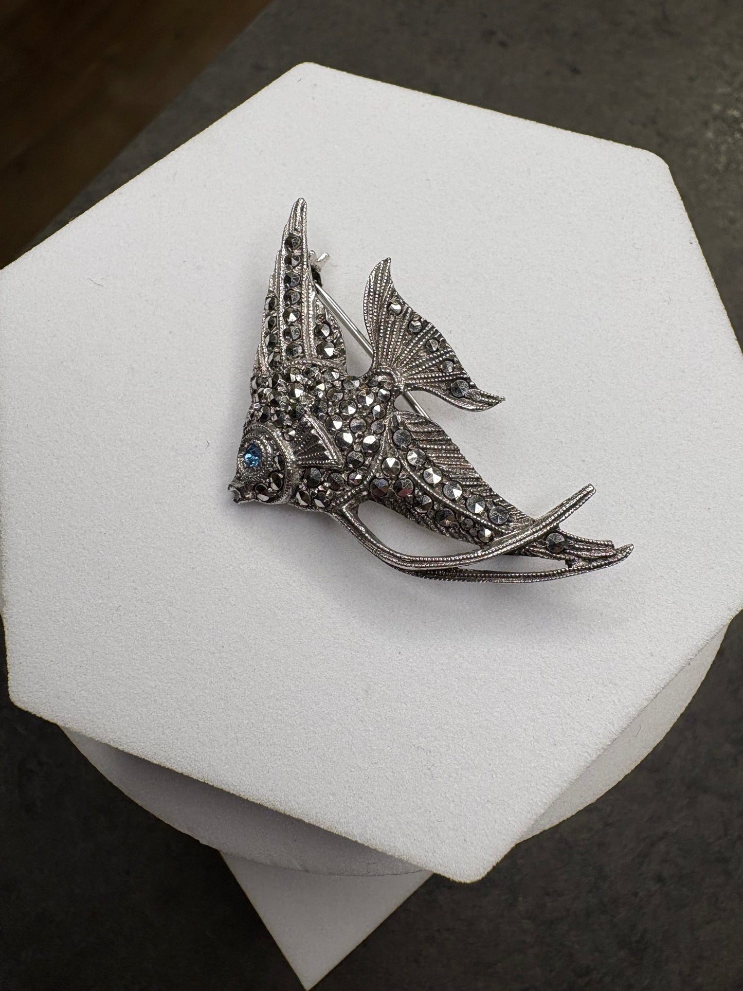 Spilla Pesce in argento 925 con marcasiti