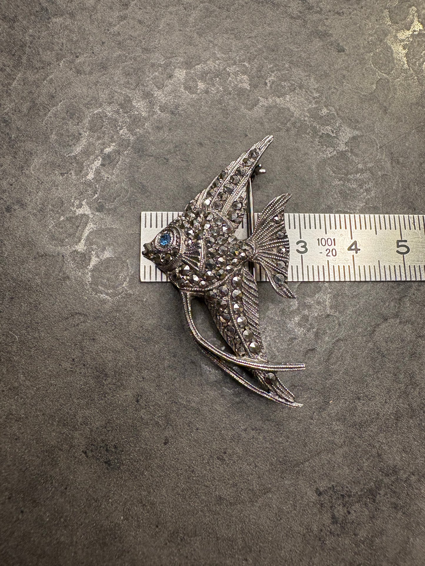 Spilla Pesce in argento 925 con marcasiti