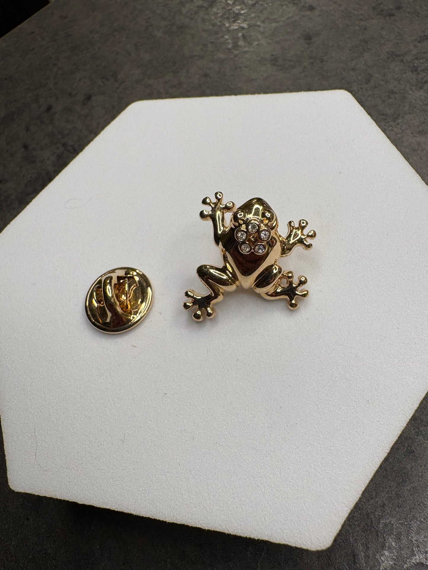 Pin Pierre Lang “Rana”