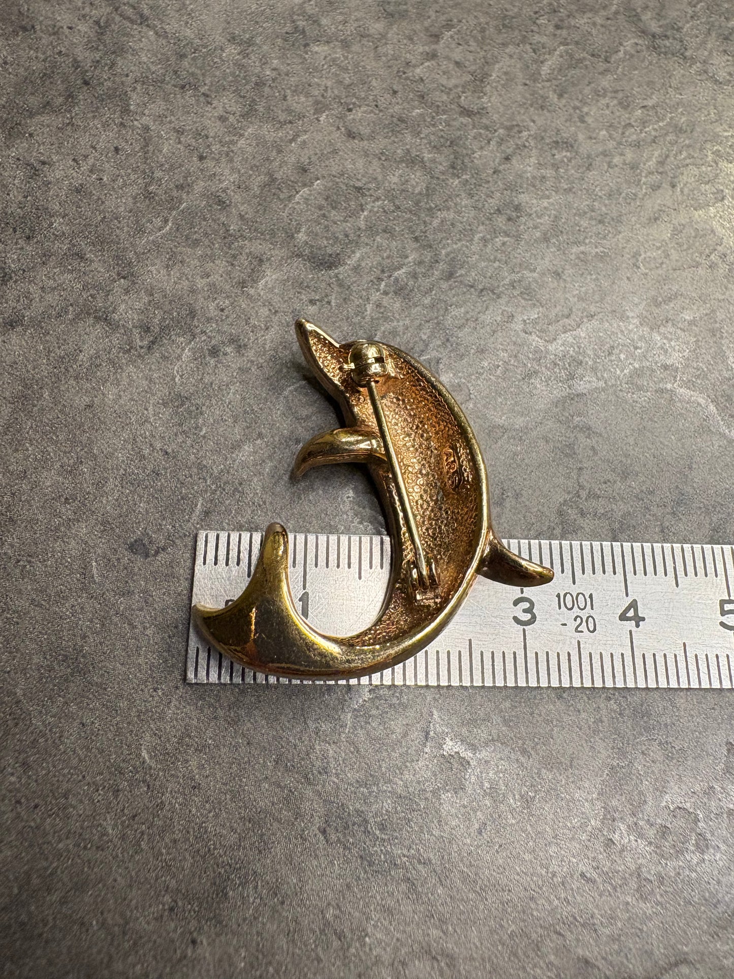 Spilla Delfino Attwood & Sawyer