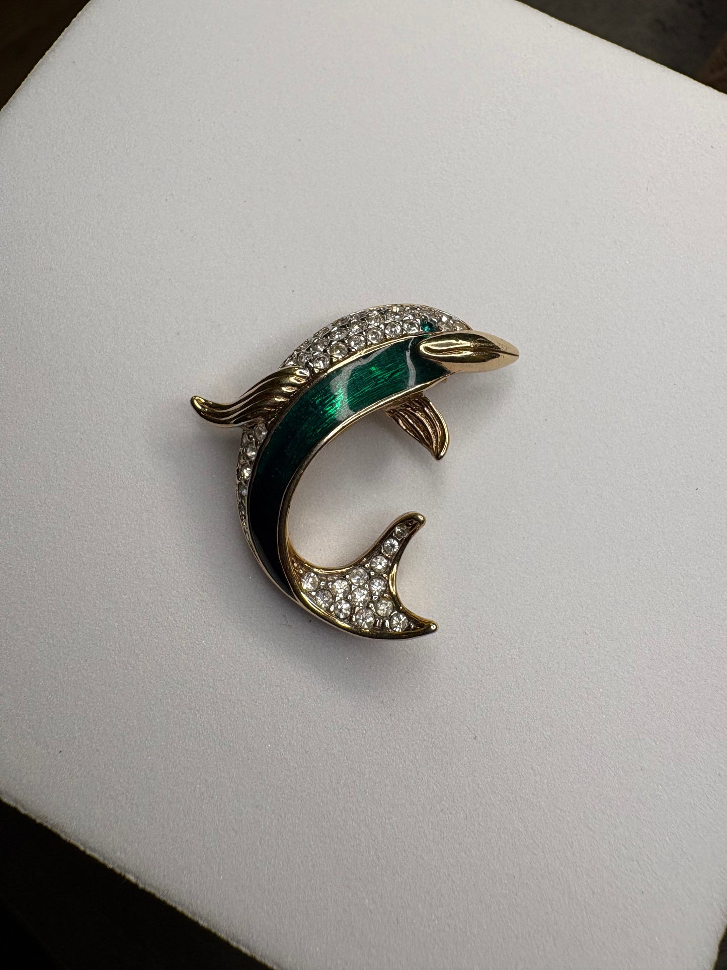 Spilla Delfino Attwood & Sawyer