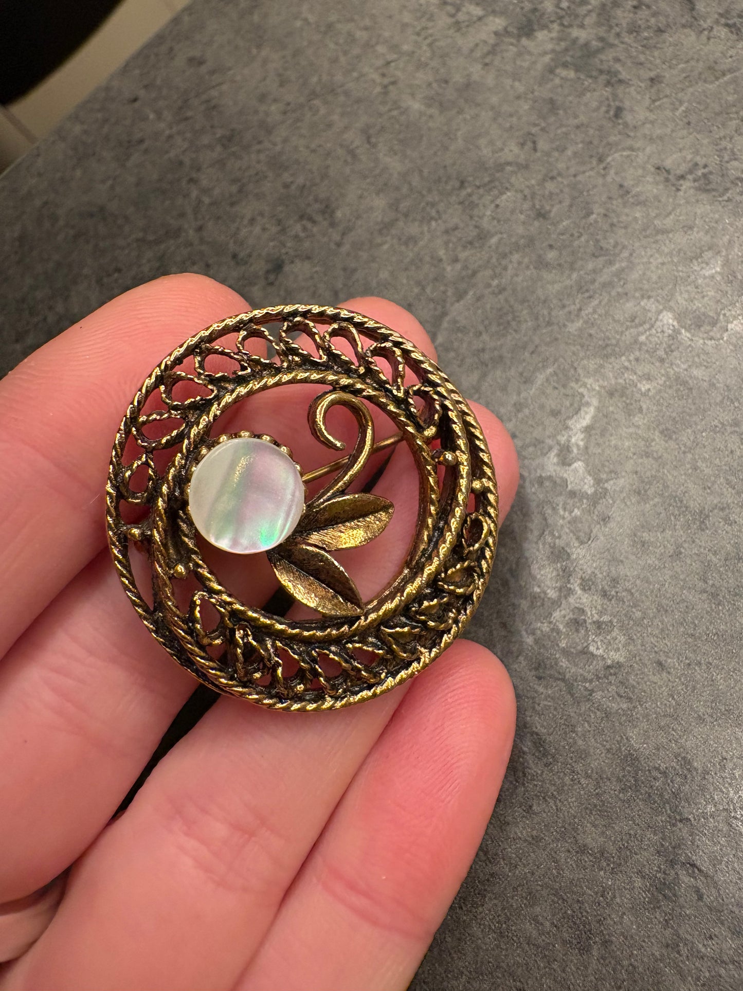 Spilla con Madreperla