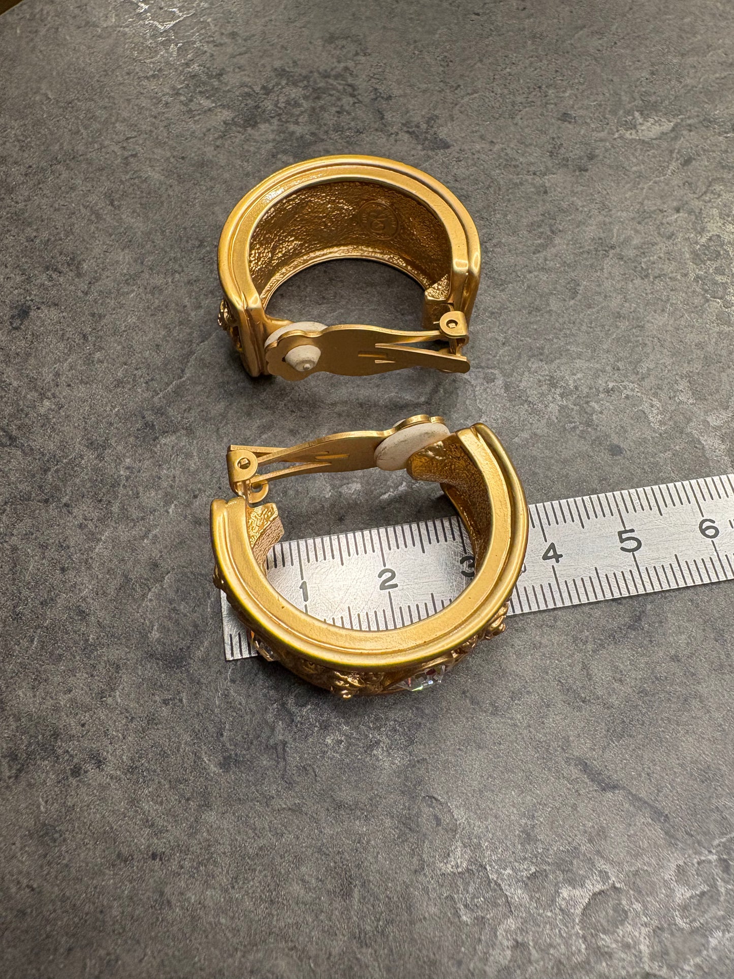 Orecchìni Elizabeth Taylor per Avon