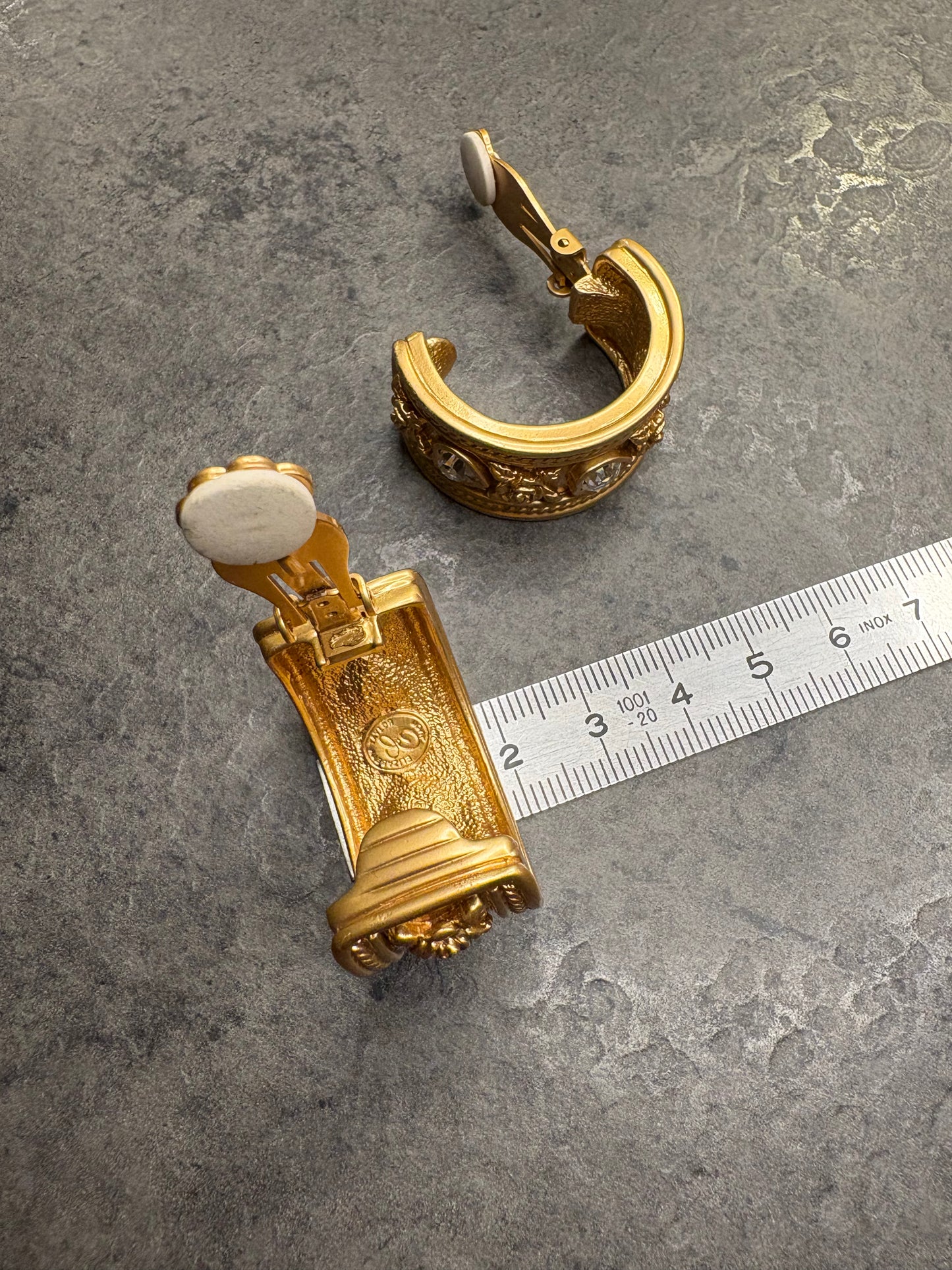 Orecchìni Elizabeth Taylor per Avon