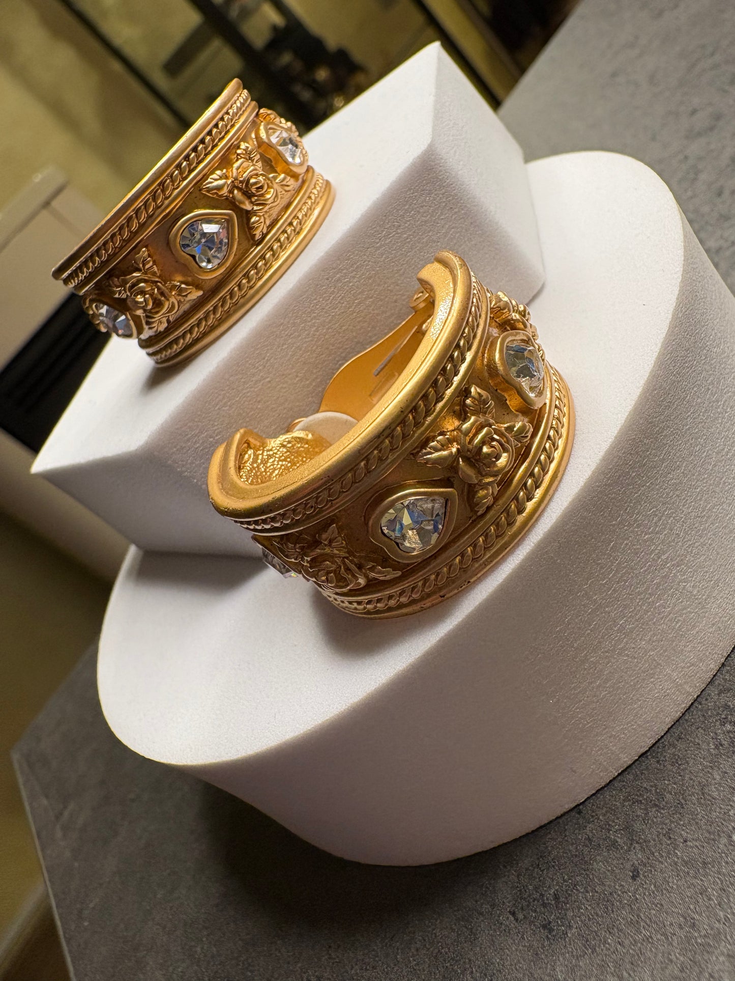 Orecchìni Elizabeth Taylor per Avon